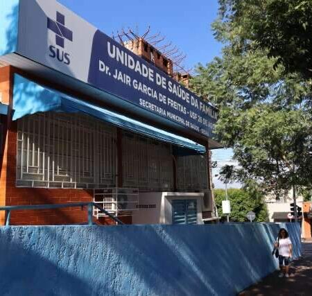 Justiça dá 180 dias para prefeitura regularizar 11 unidades de saúde