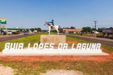 Suspeito de tentativa de homicídio é morto ao reagir à abordagem da PM