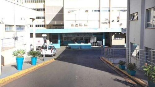 Homem acusado de furtos cai em emboscada e é espancado com barra de ferro