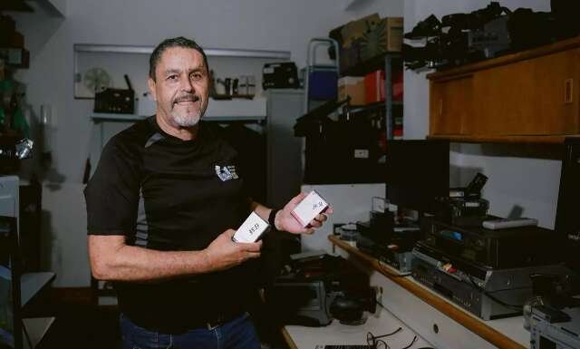 Há 15 anos, Márcio resgata lembranças perdidas em fitas antigas