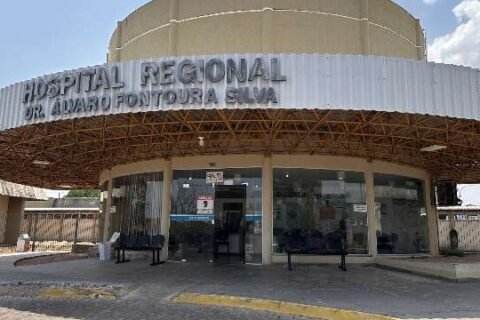 Homem é atacado com mais de 10 facadas e fica em estado grave