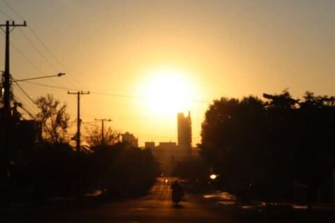 Calor predomina, mas chuva pode aparecer neste domingo em MS