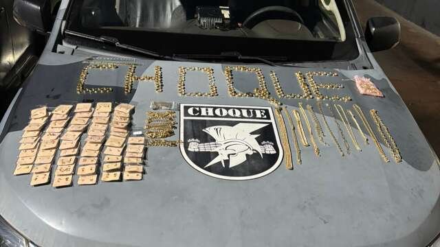 Polícia recupera semijoias enterradas e prende 2 por furto a joalheria