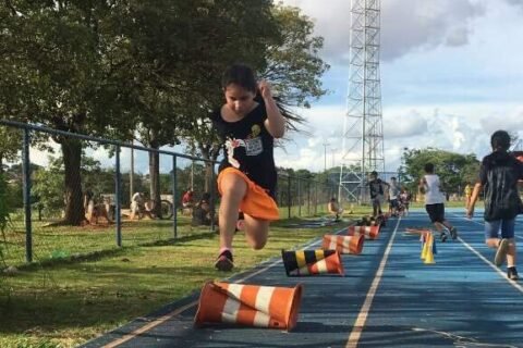 Disputas de atletismo dos Jogos Escolares da Capital continuam neste domingo