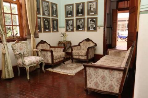 Com riqueza de detalhes de 1935, casa do chefe da ferrovia aguarda revitalização