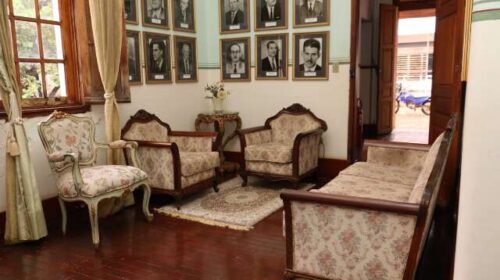 Com riqueza de detalhes de 1935, casa do chefe da ferrovia aguarda revitalização