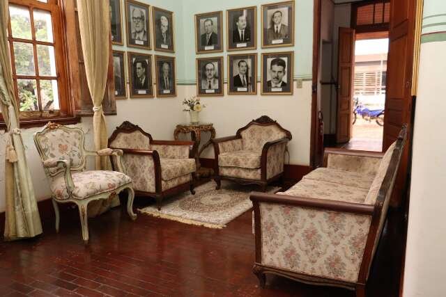 Com riqueza de detalhes de 1935, casa do chefe da ferrovia aguarda revitalização