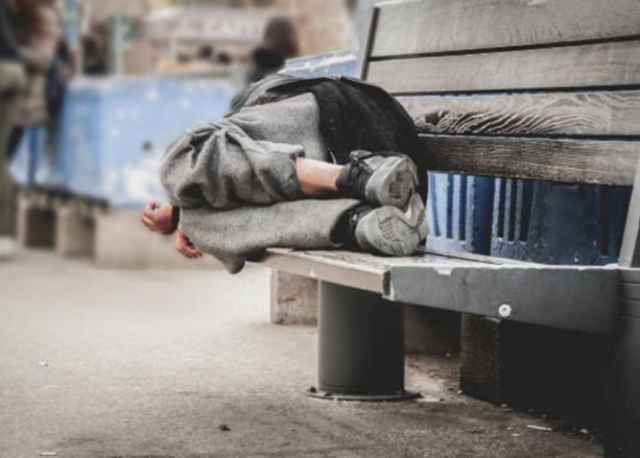 Só 3 dos 79 municípios de MS avançam em plano para a população de rua