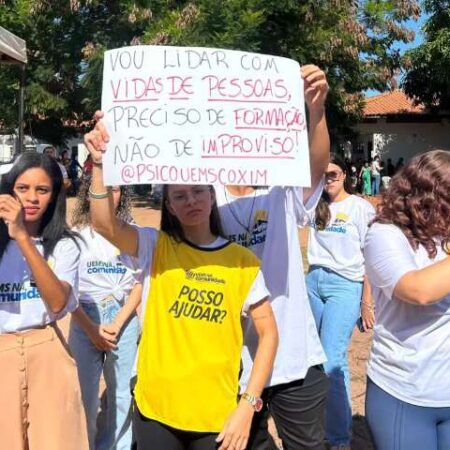Alunos de Psicologia da UEMS reclamam de estrutura precária em Coxim