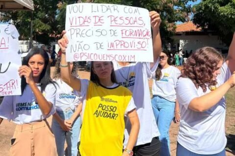 Alunos de Psicologia da UEMS reclamam de estrutura precária em Coxim