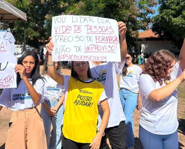 Alunos de Psicologia da UEMS reclamam de estrutura precária em Coxim