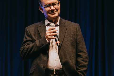 Dr. Augusto Cury faz palestra solidária em prol do Hospital São Julião