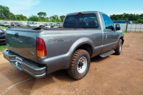 Picape com lance inicial de 31 mil reais é destaque em leilão do Detran