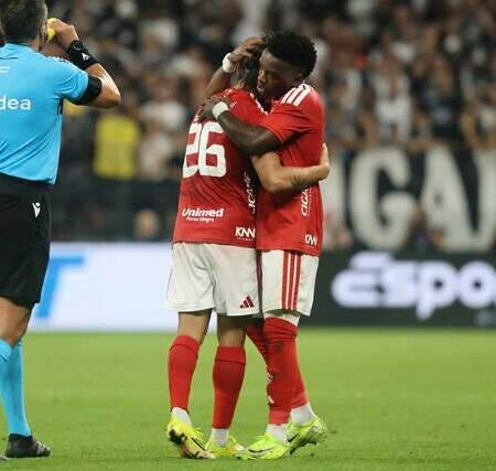 Corinthians perde para o Internacional e amplia sequência sem vitórias