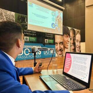 Pesquisa sobre inclusão faz de Lucas o 1º mestre com paralisia cerebral no MS