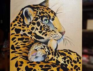 Perto da aposentadoria, Mônica descobriu talento pintando onças