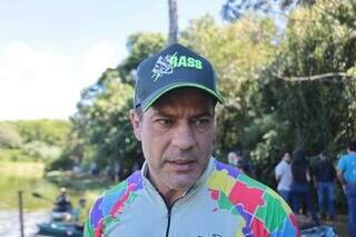 Ação promove experiência de pescaria e passeio a caiaque para crianças autistas