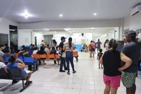Pacientes enfrentam horas de espera e filas lotam UPAs em Campo Grande