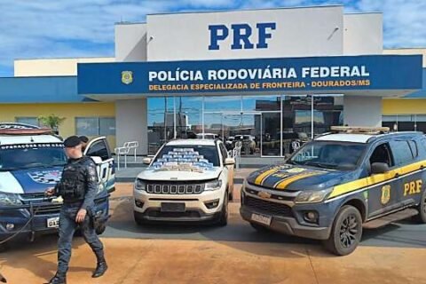 Taxista é preso com cocaína pura escondida em Compass