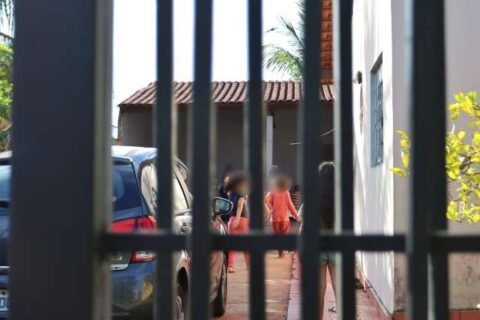 Barulho de crianças em "escolinha" gera reclamações e força mudança de endereço