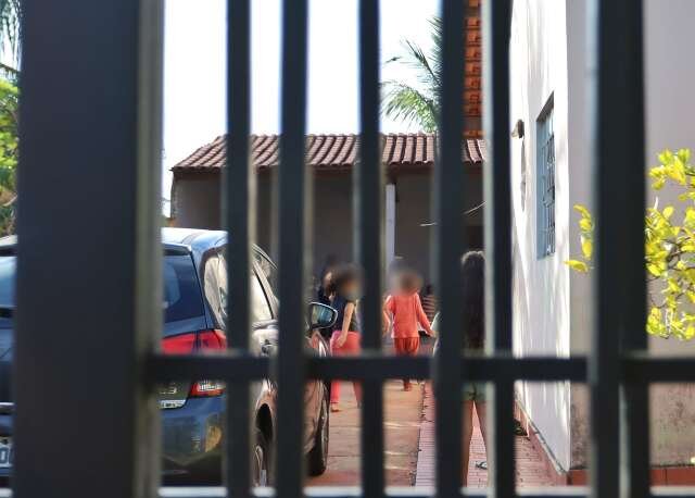 Barulho de crianças em "escolinha" gera reclamações e força mudança de endereço