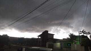 Chuva muda o tempo e derruba temperatura em 10°C na fronteira Chuva muda o tempo e derruba temperatura em 10°C na fronteira