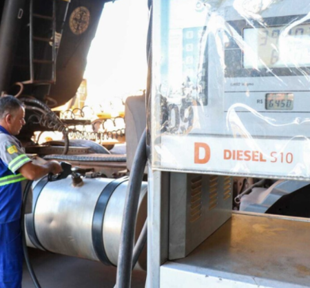 Governo prorroga subsídio de R$ 1,47 por litro do diesel até dezembro