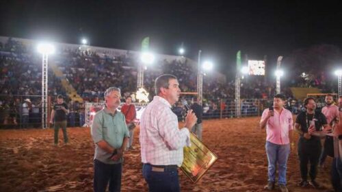 Riedel participa de Festa do Peão e anuncia reativação de escola agrícola