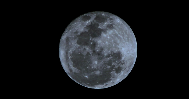 Capital terá programação astronômica para observação da Lua Azul