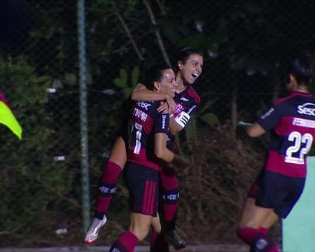 Flamengo vence Inter fora de casa e sobe para 4º no Brasileirão
