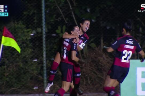 Flamengo vence Inter fora de casa e sobe para 4º no Brasileirão