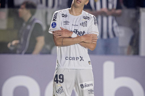 Santos vence Cuenca e avança aos playoffs da Sul-Americana