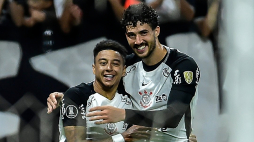 Corinthians vence Peñarol e abre vantagem por vaga nas oitavas
