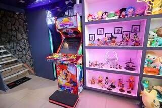 Paraíso dos gamers, loja tem jogo de 1970 e fliperama de graça