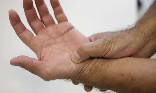 Mesmo com leis, pacientes com fibromialgia enfrentam entraves no acesso ao INSS