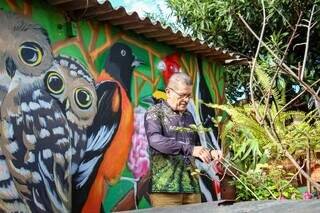 Após 8 anos, Marcos conseguiu ter a casa mais colorida do bairro Após 8 anos, Marcos conseguiu ter a casa mais colorida do bairro