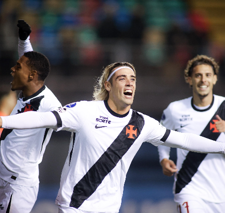 Vasco supera gol contra no Chile, vira sobre Audax e lidera grupo