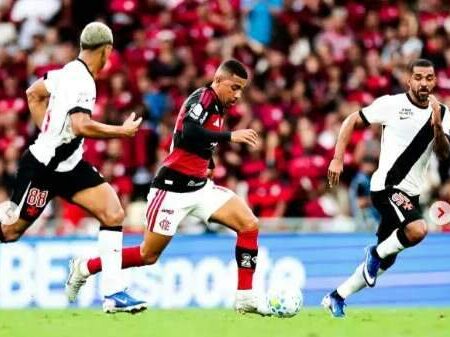 Vasco empata nos acréscimos com o Flamengo e mantém Palmeiras na liderança