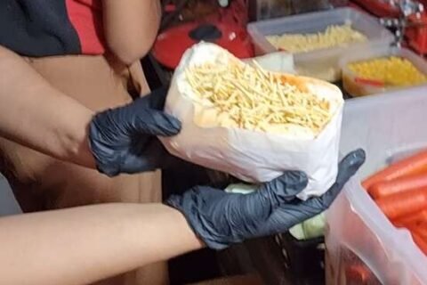 Lanchonete dá cachorro-quente de graça para agradar trabalhador CLT