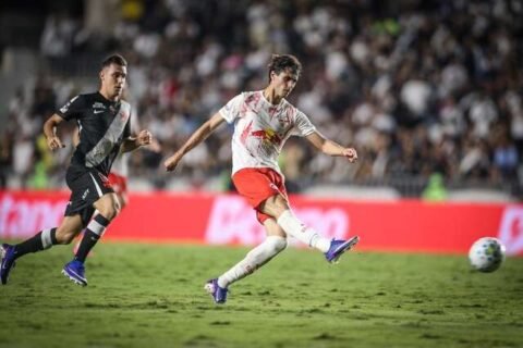 Bragantino domina Vasco em São Januário e entra na briga pelo G4