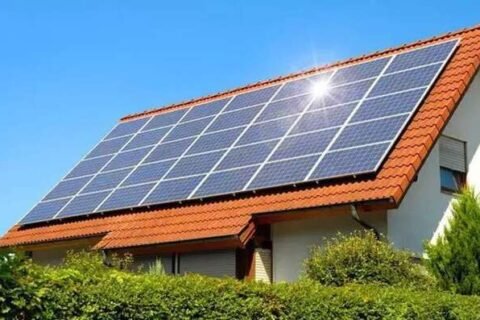 Deputados aprovam mais transparência no consumo de energia solar
