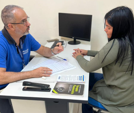 Procon oferece atendimento gratuito para consumidores endividados