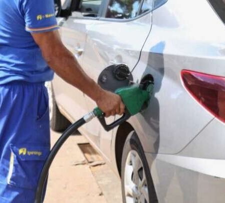 Governo deve fixar em R$ 0,44 desconto por litro para segurar preço da gasolina