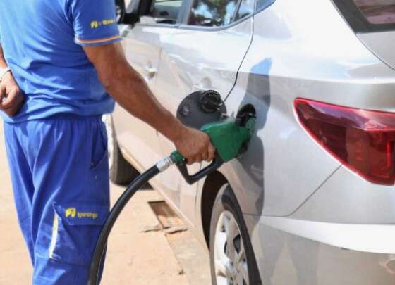 Governo deve fixar em R$ 0,44 desconto por litro para segurar preço da gasolina