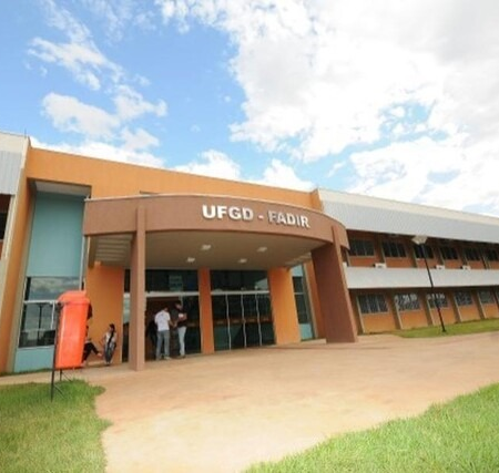 Com salários de até R$ 8,3 mil, seleção da UFGD segue com inscrições abertas