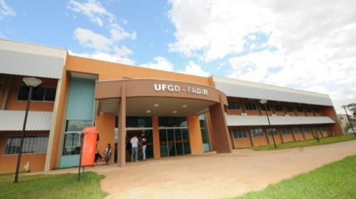 Com salários de até R$ 8,3 mil, seleção da UFGD segue com inscrições abertas