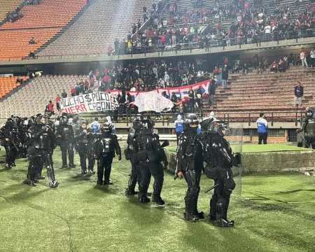 Conmebol dá vitória ao Flamengo e pune Medellín por confusão em campo