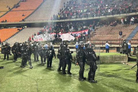 Conmebol dá vitória ao Flamengo e pune Medellín por confusão em campo