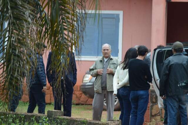 Médico é preso por posse de arma e investigado por feminicídio