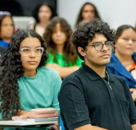 Curso gratuito de oratória está com vagas para jovens a partir de 15 anos